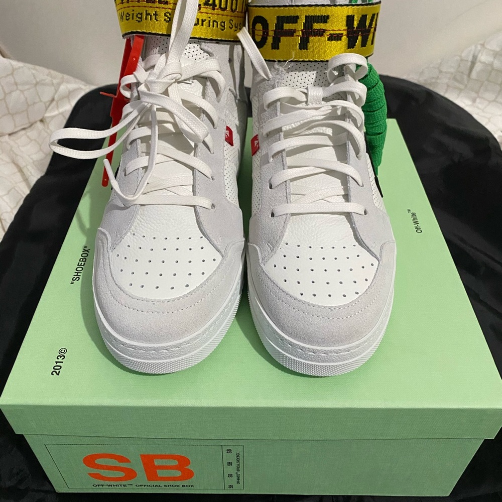 Off-White sneaker - Picture 2 of 9